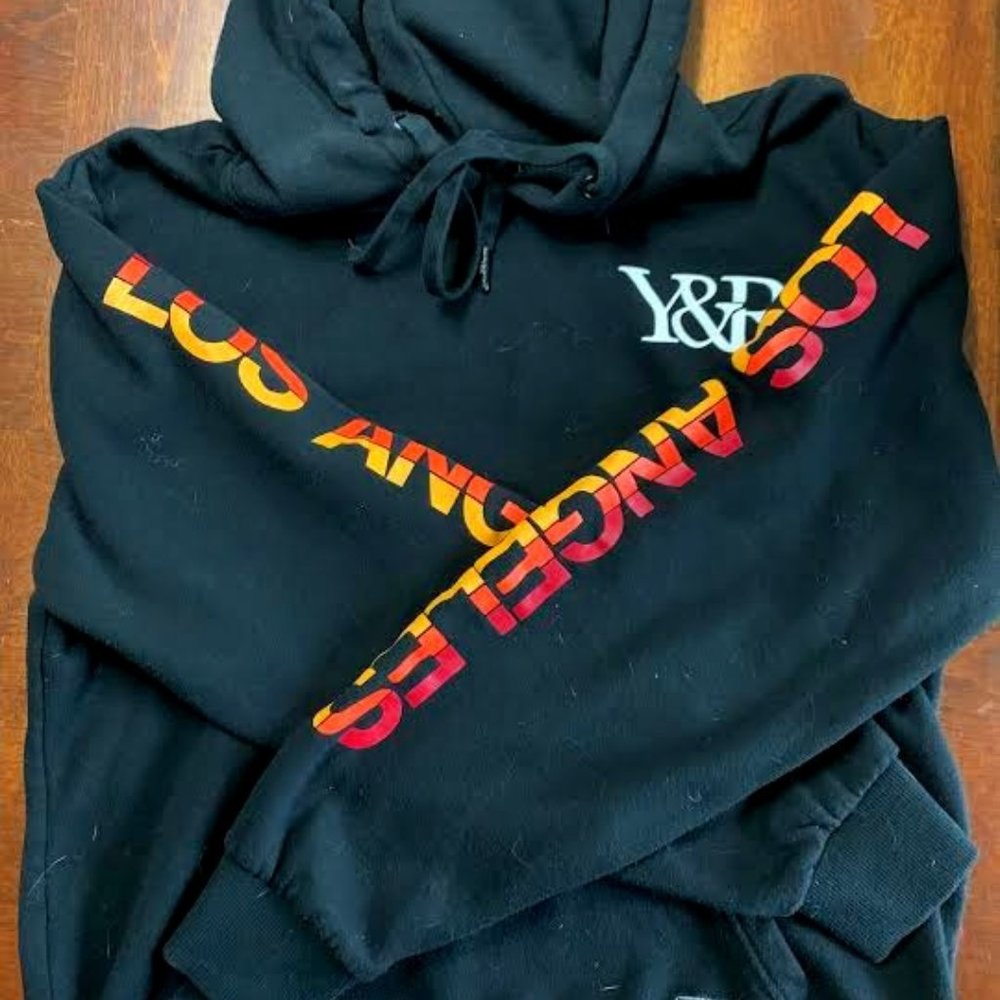 Young and Reckless- Hoodie/Sweatshirt- Mens Medium- Los Angeles